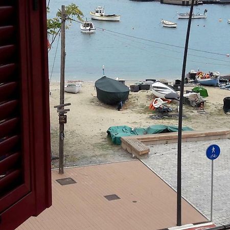 Residenza Lux Fronte Mare Lägenhet Vado Ligure Exteriör bild