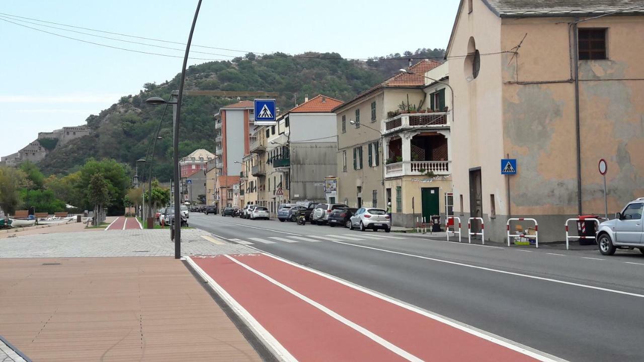 Residenza Lux Fronte Mare Lägenhet Vado Ligure Exteriör bild