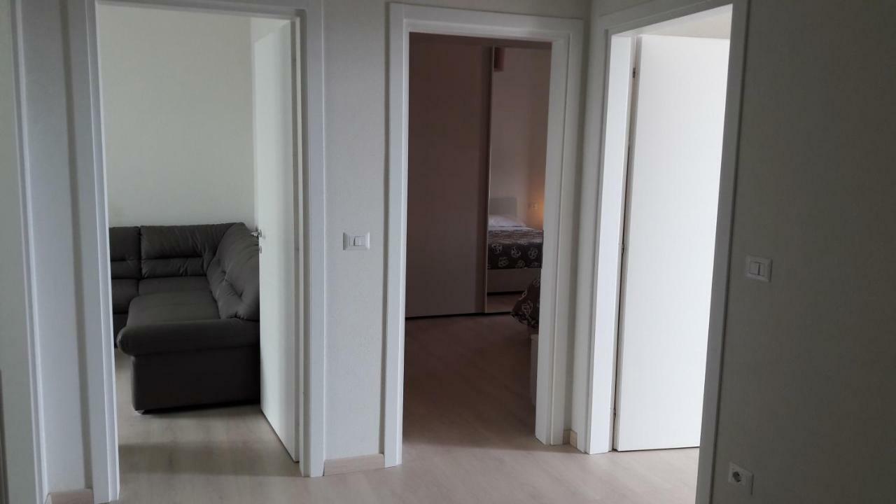 Residenza Lux Fronte Mare Lägenhet Vado Ligure Exteriör bild