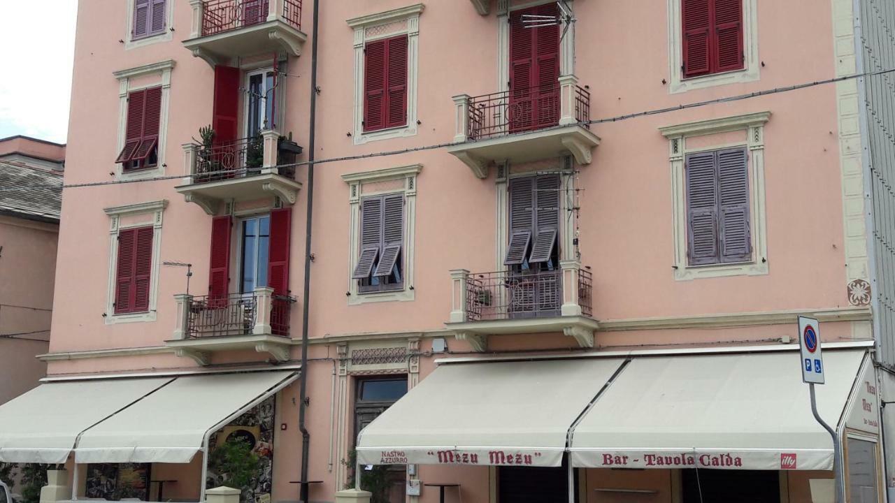 Residenza Lux Fronte Mare Lägenhet Vado Ligure Exteriör bild