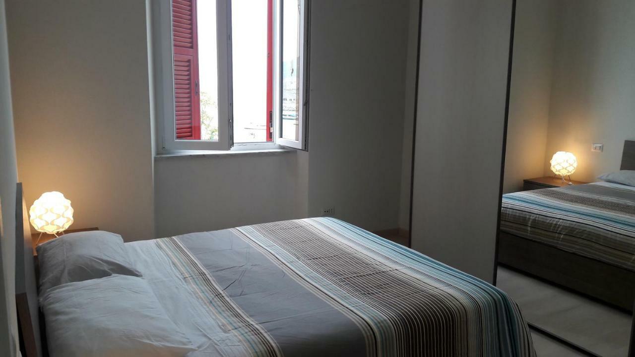 Residenza Lux Fronte Mare Lägenhet Vado Ligure Exteriör bild